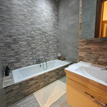 3 Bedroom Maisonette In Swieqi Lejlighed *